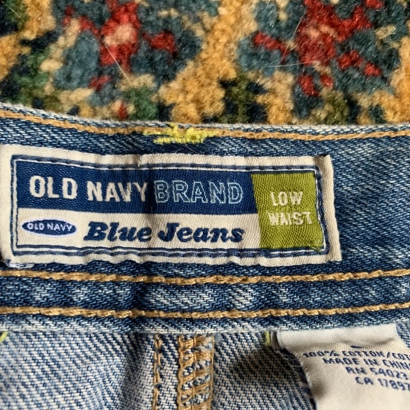 Old navy low waist crop jeans . Worn about 6-8 x - Picture 2 of 4